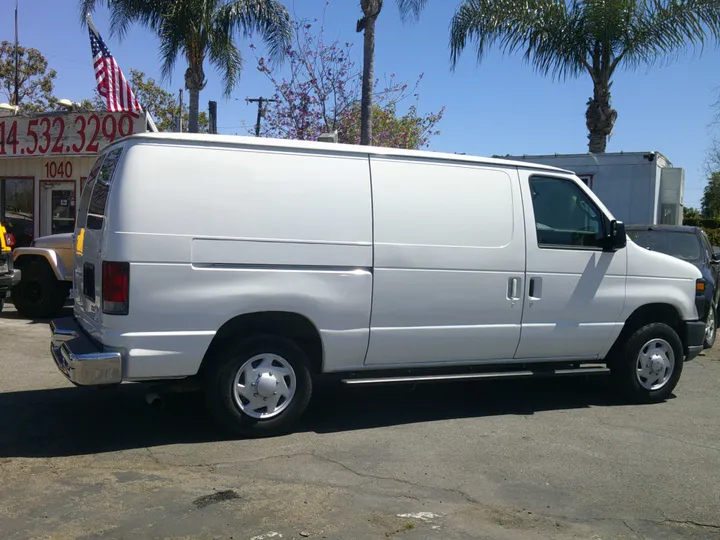 WHITE, 2012 FORD E150 CARGO Image 7