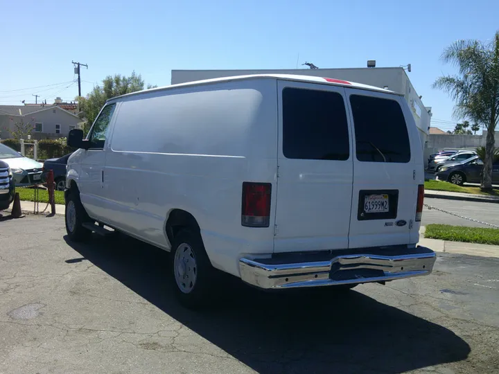 WHITE, 2012 FORD E150 CARGO Image 4