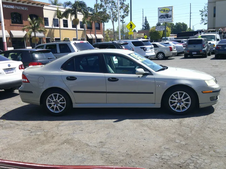 2005 SAAB 9-3 Image 8