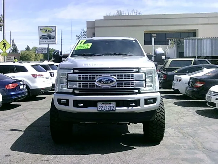 2017 FORD F250 SUPER DUTY CREW CAB Image 2