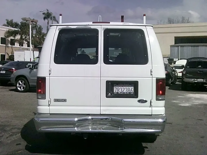 WHITE, 2005 FORD E150 SUPER DUTY CARGO Image 6