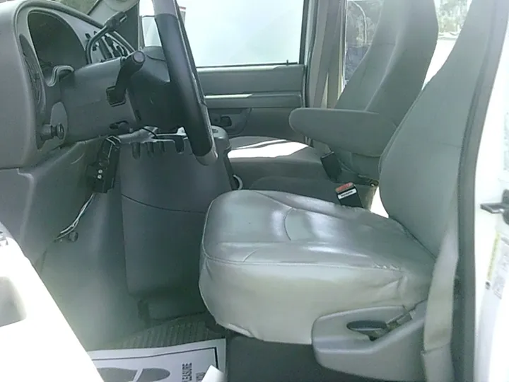 WHITE, 2005 FORD E150 SUPER DUTY CARGO Image 11