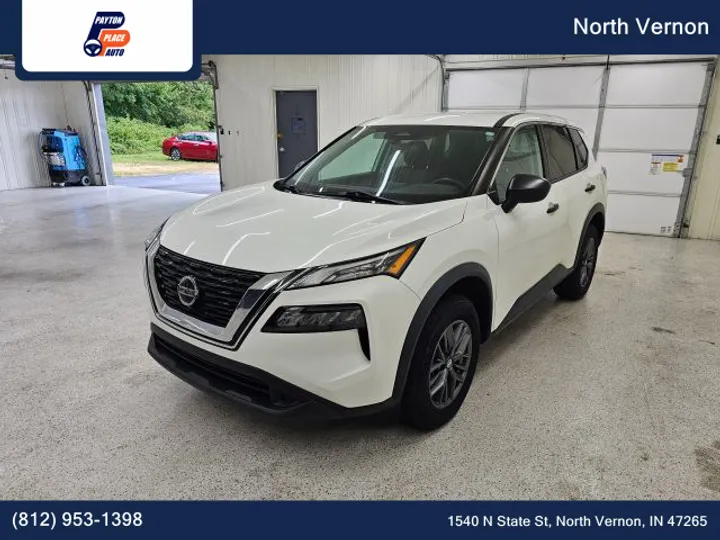 WHITE, 2021 NISSAN ROGUE Image 1