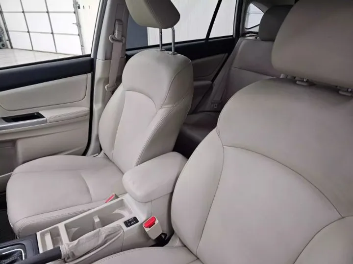 WHITE, 2015 SUBARU XV CROSSTREK Image 10