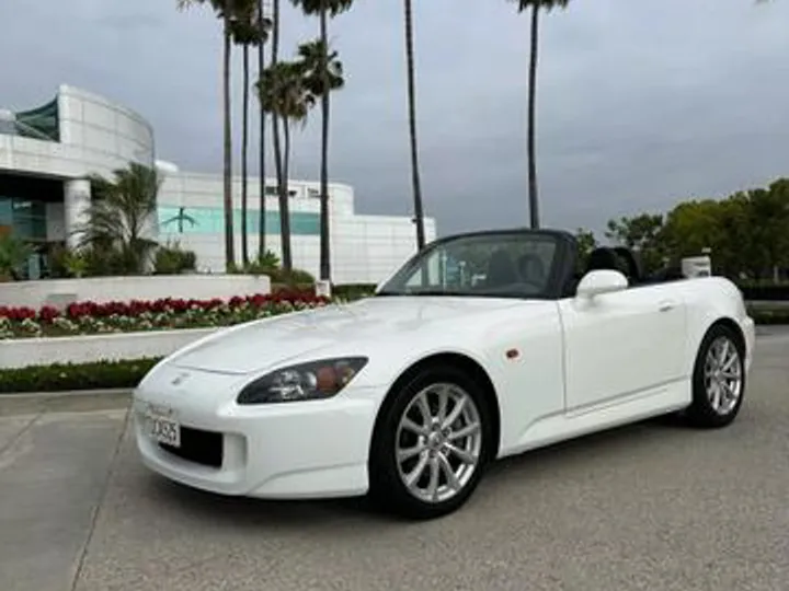 WHITE, 2006 HONDA S2000 Image 1