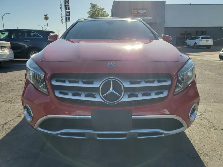RED, 2018 MERCEDES-BENZ GLA Image 8