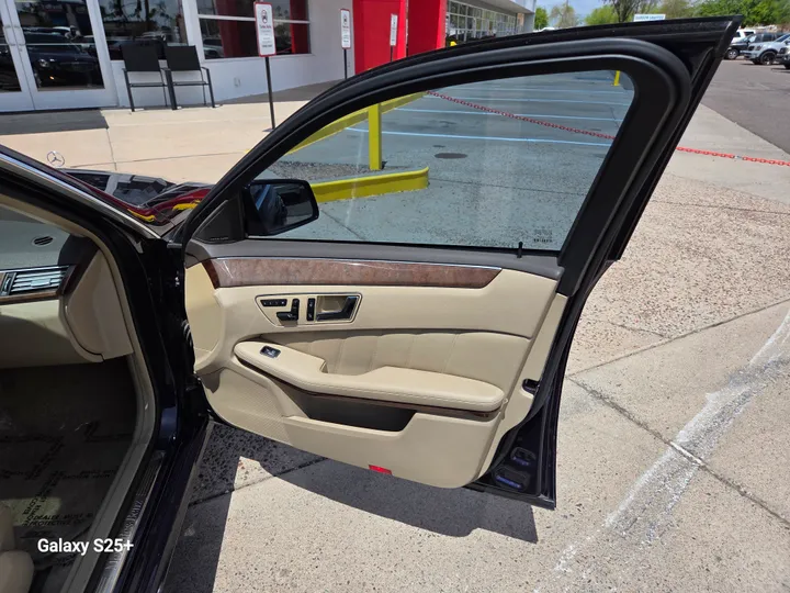 NAVY BLUE, 2011 MERCEDES-BENZ E-CLASS Image 36