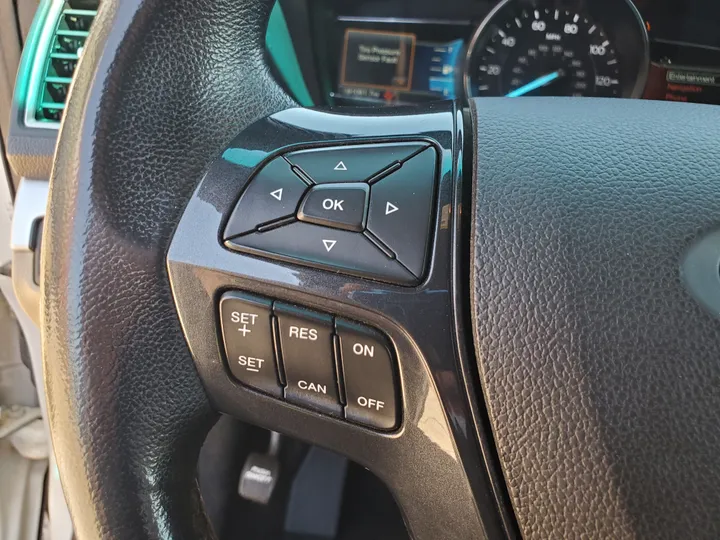 WHITE, 2017 FORD EXPLORER Image 26