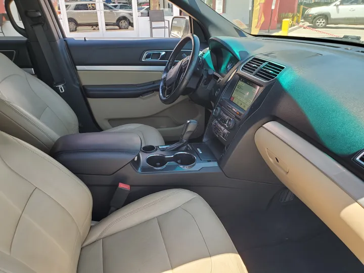 WHITE, 2017 FORD EXPLORER Image 39