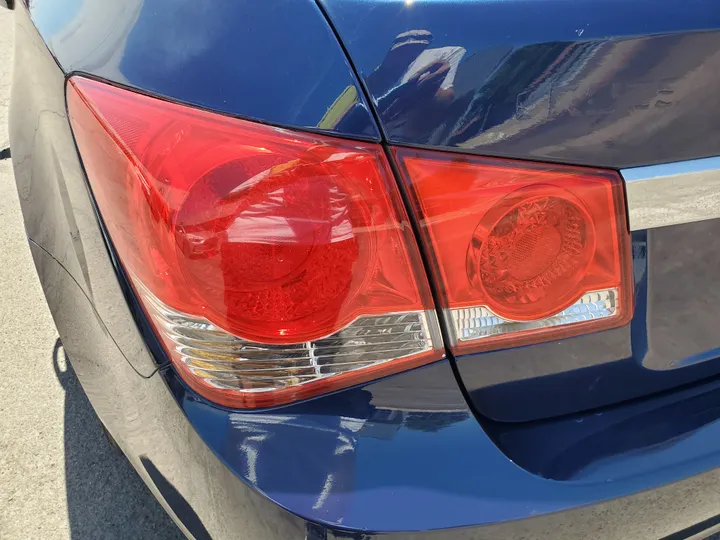 BLUE, 2012 CHEVROLET CRUZE Image 10