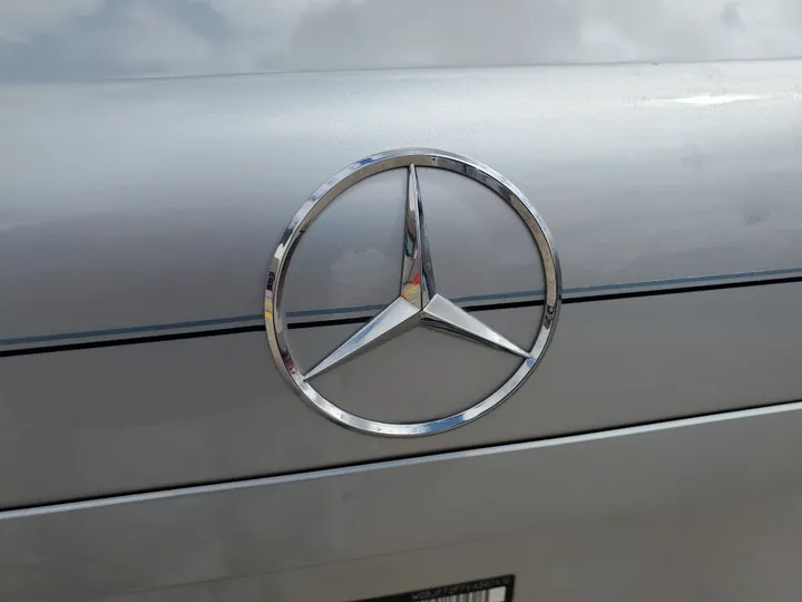 SILVER, 1997 MERCEDES-BENZ E-CLASS Image 16