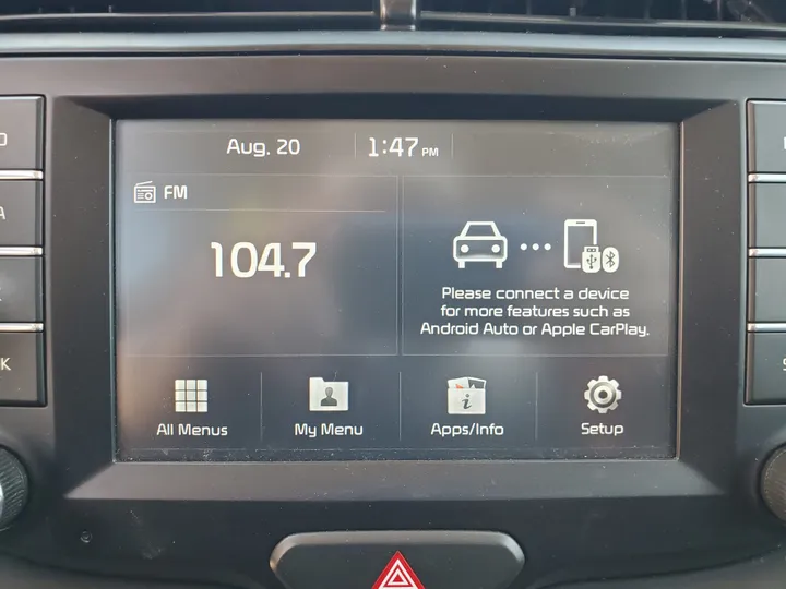 WHITE, 2020 KIA SOUL Image 27