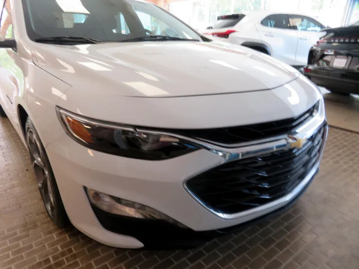 White, 2020 Chevrolet Malibu Image 54