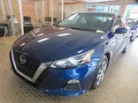 BLUE, 2020 NISSAN ALTIMA Thumnail Image 1