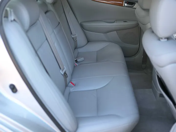 SILVER, 2005 LEXUS ES Image 10