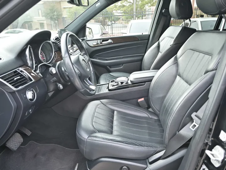 BLACK, 2017 MERCEDES-BENZ GLE Image 7