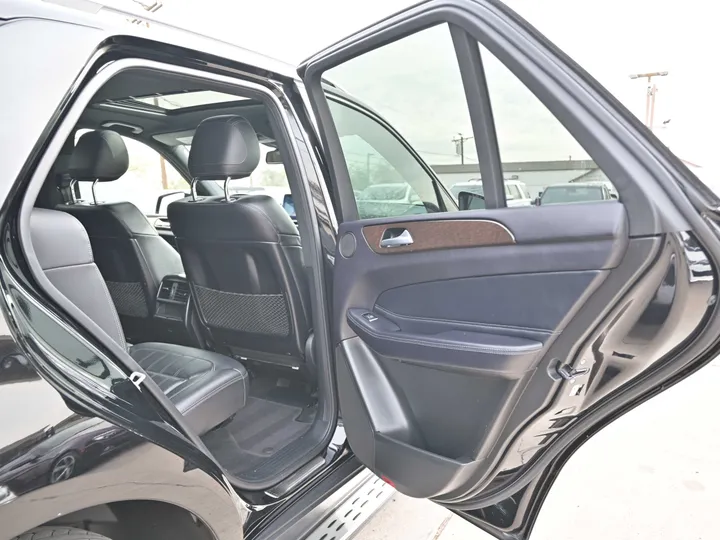 BLACK, 2017 MERCEDES-BENZ GLE Image 15