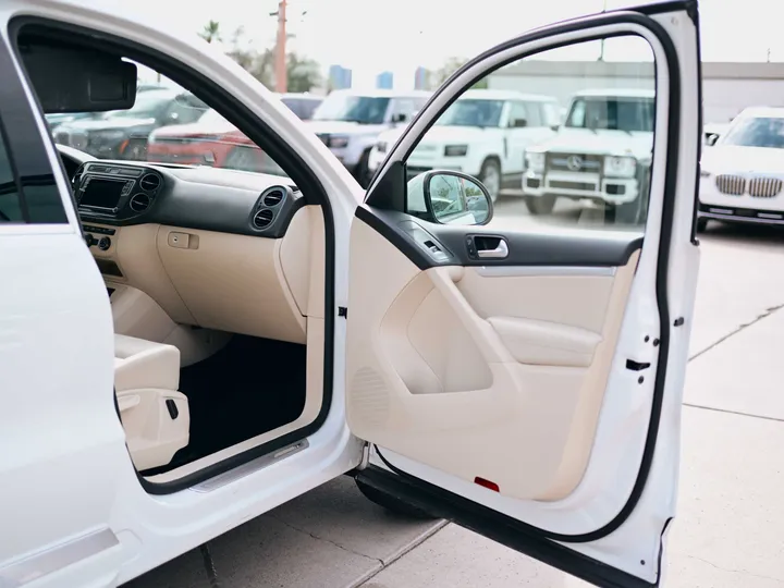 2016 VOLKSWAGEN TIGUAN Image 15