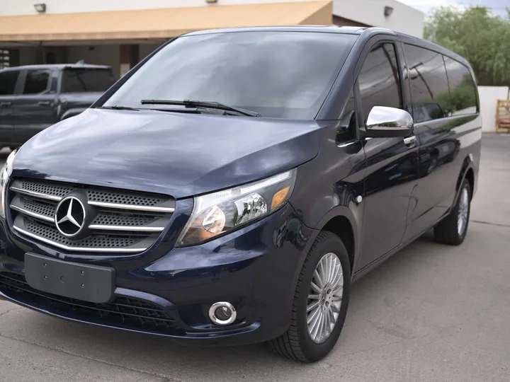 BLUE, 2020 MERCEDES-BENZ METRIS CARGO Image 10