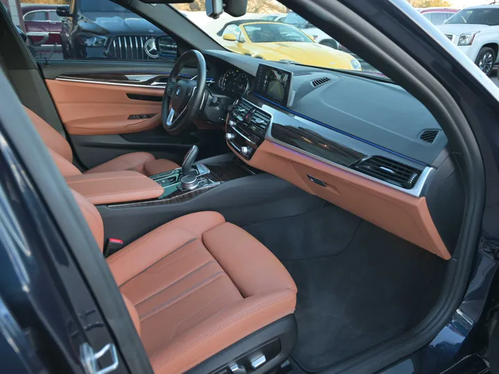 BLUE, 2017 BMW 5 SERIES Image 18