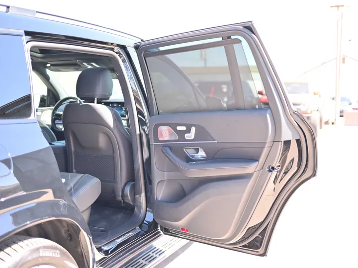 BLACK, 2025 MERCEDES-BENZ GLS Image 16