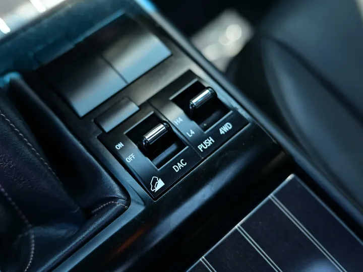BLACK, 2020 LEXUS GX Image 10