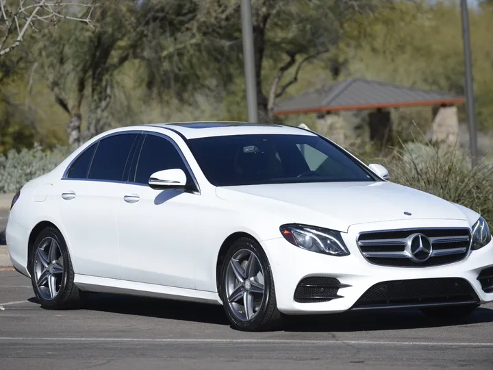 WHITE, 2017 MERCEDES-BENZ E-CLASS Image 1