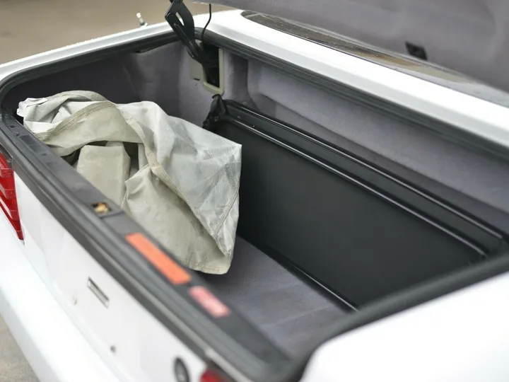 WHITE, 1991 MERCEDES-BENZ 300 SERIES Image 13