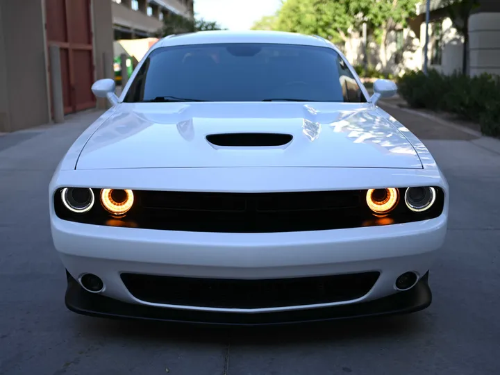 WHITE, 2020 DODGE CHALLENGER Image 1