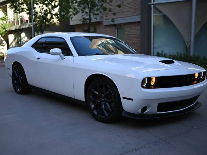 WHITE, 2020 DODGE CHALLENGER Image 3