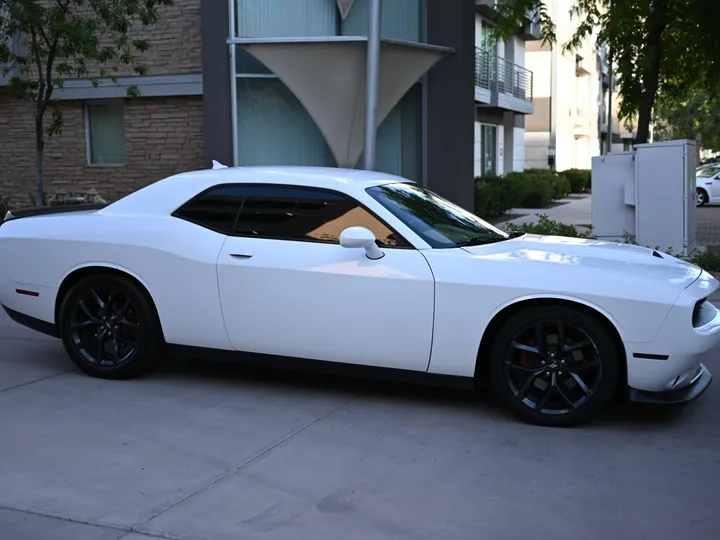 WHITE, 2020 DODGE CHALLENGER Image 4