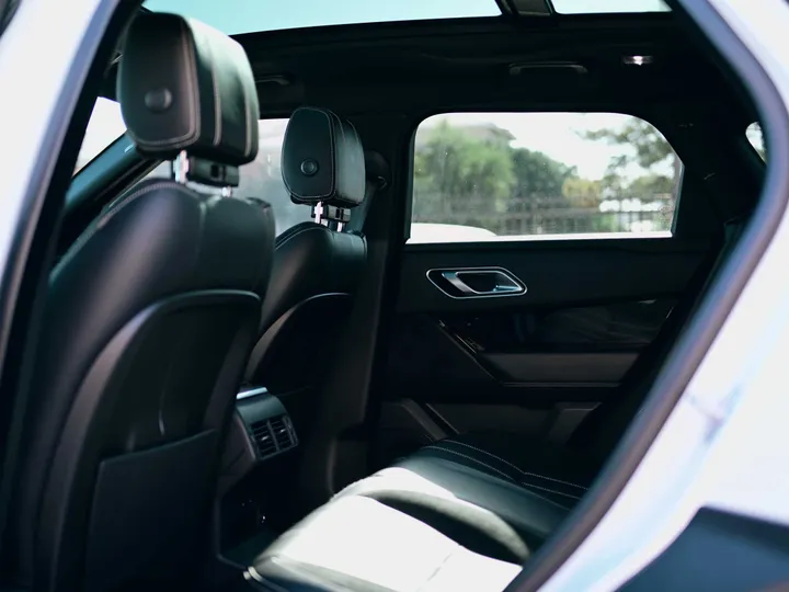2021 LAND ROVER RANGE ROVER VELAR Image 14