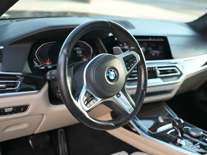 BLUE, 2021 BMW X7 Image 17