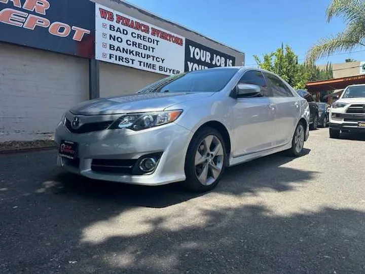 SILVER, 2014 TOYOTA CAMRY Image 5