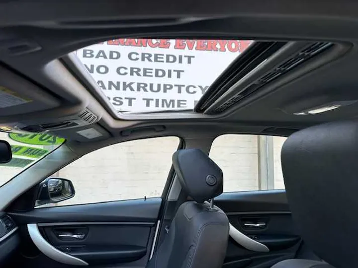 WHITE, 2018 BMW 3 SERIES Image 25