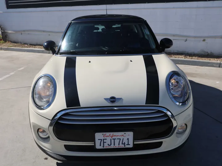 WHITE, 2014 MINI HARDTOP Image 2