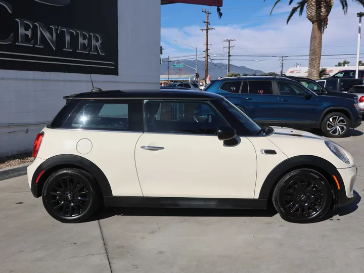 WHITE, 2014 MINI HARDTOP Image 4