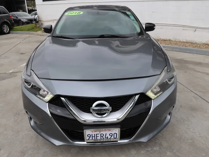 GRAY, 2018 NISSAN MAXIMA Image 2