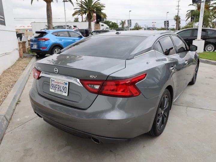 GRAY, 2018 NISSAN MAXIMA Image 5