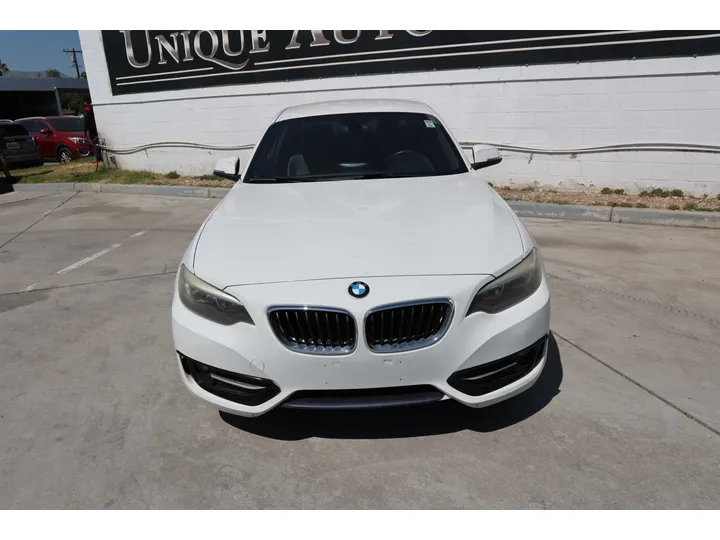 WHITE, 2016 BMW 2 SERIES Image 2