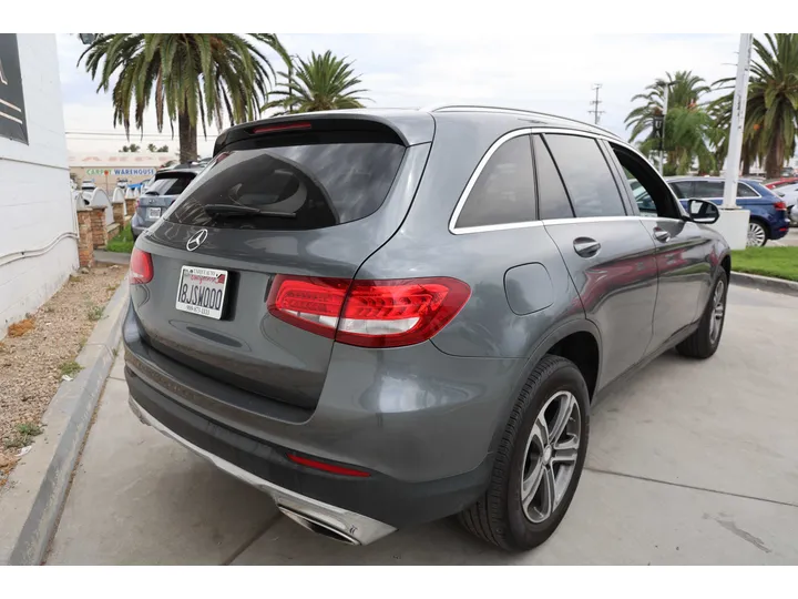 GRAY, 2018 MERCEDES-BENZ GLC Image 4