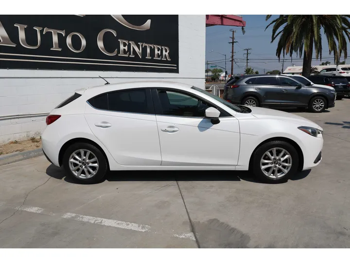WHITE, 2015 MAZDA MAZDA3 Image 3