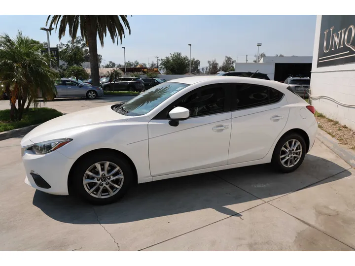 WHITE, 2015 MAZDA MAZDA3 Image 5