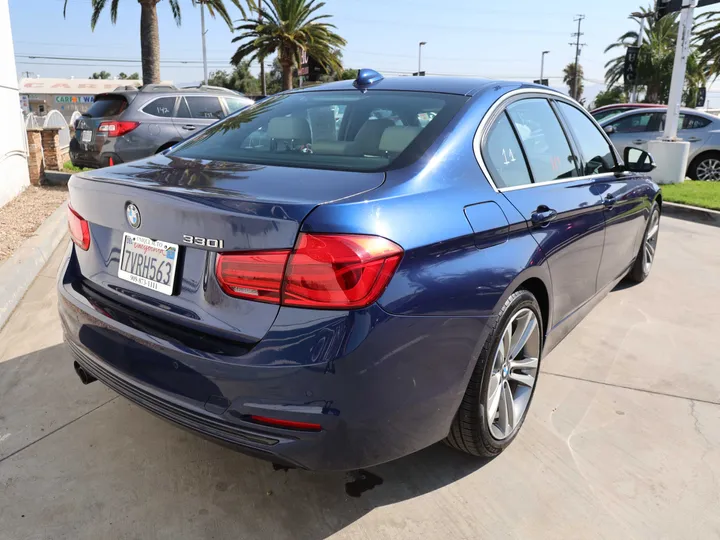 BLUE, 2017 BMW 3 SERIES Image 5