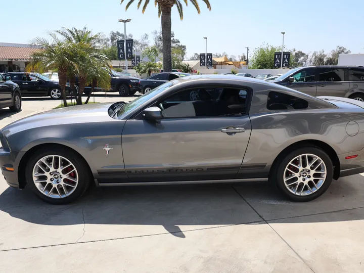 GRAY, 2014 FORD MUSTANG Image 6