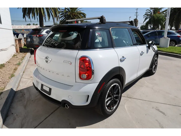 WHITE, 2016 MINI COUNTRYMAN Image 5