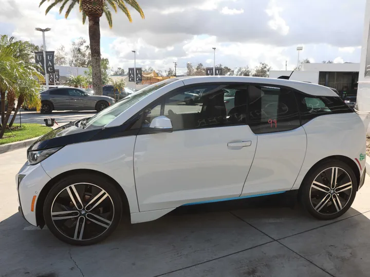 WHITE, 2014 BMW I3 Image 6