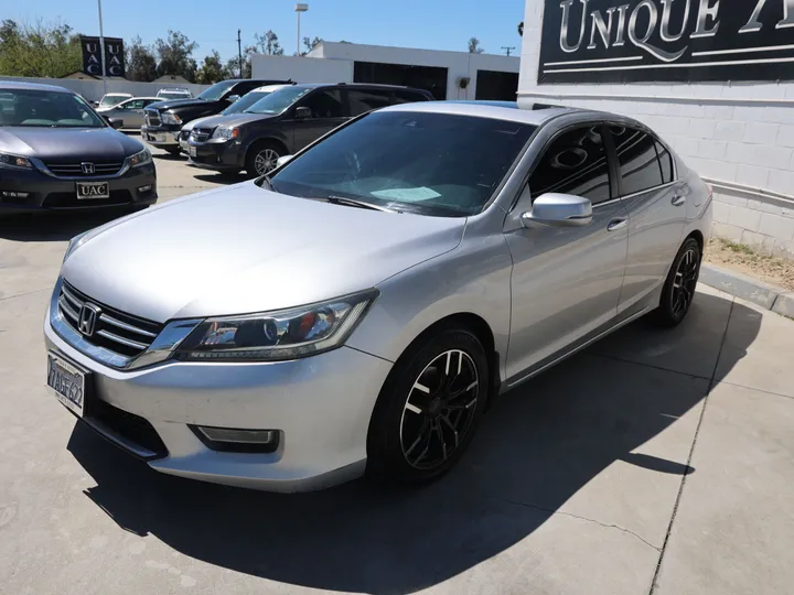 SILVER, 2013 HONDA ACCORD Image 6