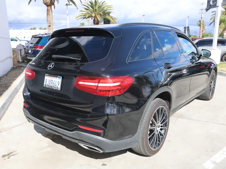 BLACK, 2019 MERCEDES-BENZ GLC Image 5