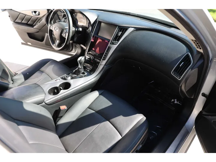 SILVER, 2015 INFINITI Q50 Image 14